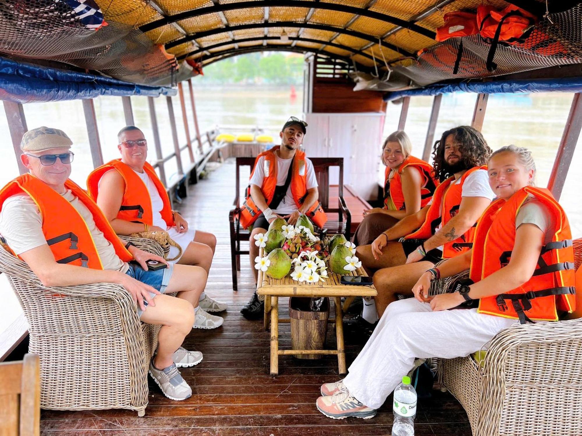 Hide Away Bungalows In Ben Tre City Экстерьер фото